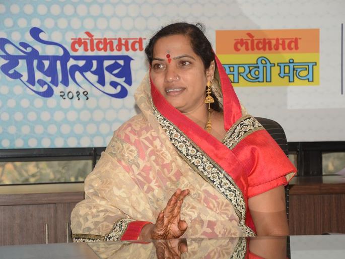 Emphasis on solving problems of roads, electricity, gutters | रस्ते, वीज, गटारीच्या समस्या सोडविण्यावर भर - नूतन महापौर भारती सोनवणे यांचा संकल्प Emphasis on solving problems of roads, electricity, gutters | रस्ते, वीज, गटारीच्या समस्या सोडविण्यावर भर - नूतन महापौर भारती सोनवणे यांचा संकल्प