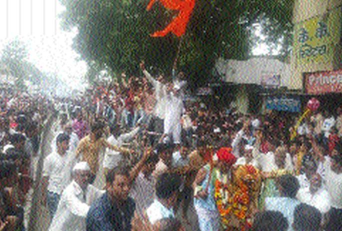 The practice started by one epidemic was broken by another epidemic. | एका महामारीमुळे सुरु झालेल्या प्रथेला दुसऱ्या महामारीने लावला ‘ब्रेक’