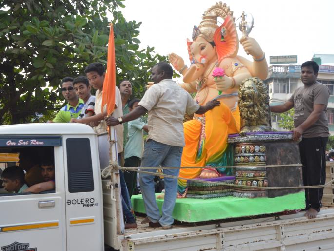 A crowd of devotees at Ganapatipule, Maghi Ganeshotsav celebrated in the district | गणपतीपुळे येथे भाविकांची गर्दी, जिल्ह्यात माघी गणेशोत्सव साजरा A crowd of devotees at Ganapatipule, Maghi Ganeshotsav celebrated in the district | गणपतीपुळे येथे भाविकांची गर्दी, जिल्ह्यात माघी गणेशोत्सव साजरा