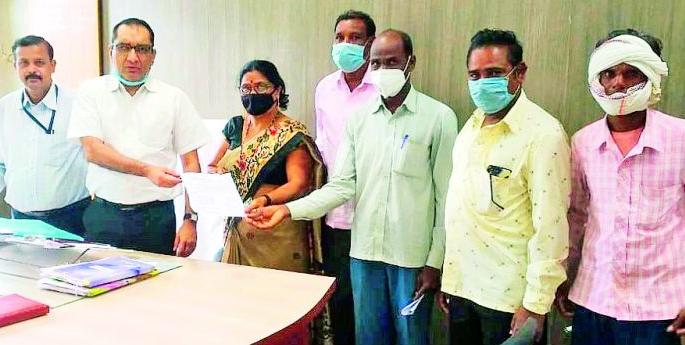 Farmers in trouble due to non-receipt of paddy sale errors | धान विक्रीचे चुकारे न मिळाल्याने शेतकरी अडचणीत Farmers in trouble due to non-receipt of paddy sale errors | धान विक्रीचे चुकारे न मिळाल्याने शेतकरी अडचणीत