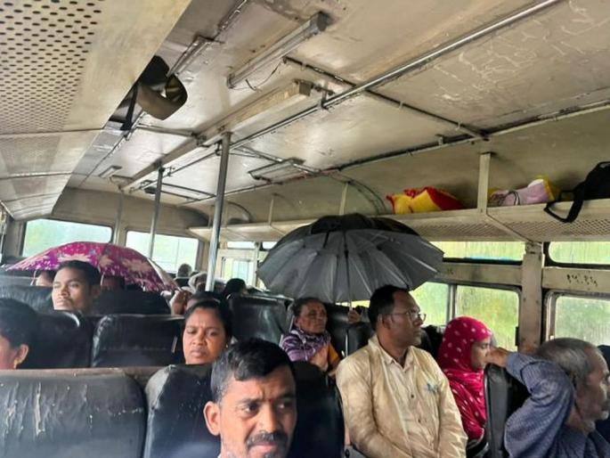 ST Traveling with..? Then be sure to bring an umbrella! | एस.टी. ने प्रवास करताय..? मग छत्री नक्की साेबत न्या! ST Traveling with..? Then be sure to bring an umbrella! | एस.टी. ने प्रवास करताय..? मग छत्री नक्की साेबत न्या!