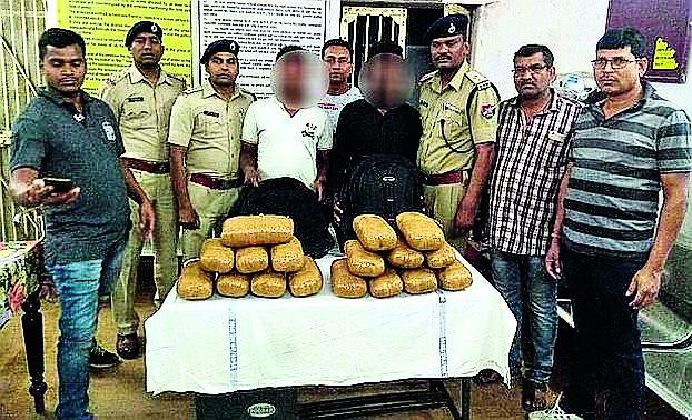 1 lakh 74 thousand ganja seized | १ लाख ७४ हजाराचा गांजा जप्त 1 lakh 74 thousand ganja seized | १ लाख ७४ हजाराचा गांजा जप्त