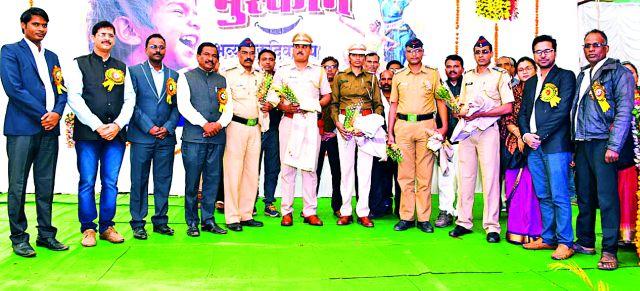 Operation smile to tear the tears | अश्रूंची फुले करण्यासाठीच आॅपरेशन मुस्कान Operation smile to tear the tears | अश्रूंची फुले करण्यासाठीच आॅपरेशन मुस्कान