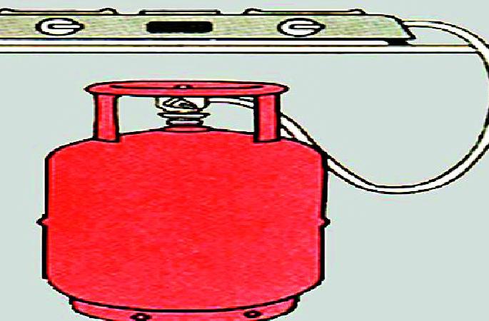 75 thousand households in the district have been left without smoke | जिल्ह्यातील ७५ हजार कुटुंब झाली धूरमुक्त 75 thousand households in the district have been left without smoke | जिल्ह्यातील ७५ हजार कुटुंब झाली धूरमुक्त