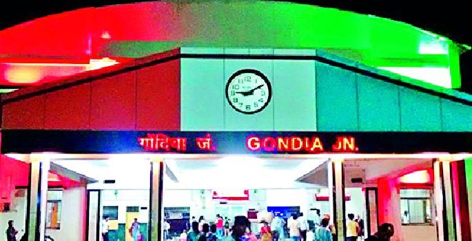 Affecting the block due to rail travel | ब्लॉकमुळे रेल्वे प्रवास होणार प्रभावित