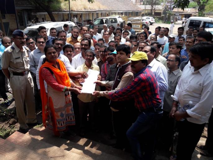 The sterilization of Igatpuri business is closed | इगतपुरीत व्यापाº्यांचा कडकडीत बंद The sterilization of Igatpuri business is closed | इगतपुरीत व्यापाº्यांचा कडकडीत बंद