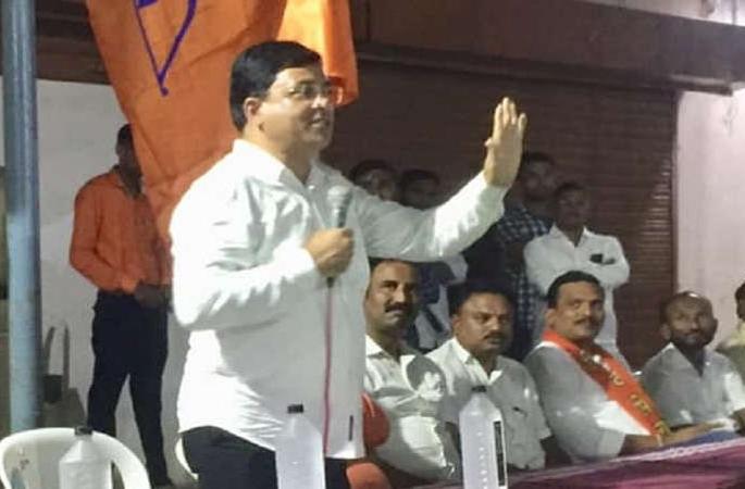 Pro-Shiv Sena MLA's tongue slipped, statement made ... | शिवसेना समर्थक आमदाराची जीभ घसरली, काँग्रेसबाबत केले असे विधान... Pro-Shiv Sena MLA's tongue slipped, statement made ... | शिवसेना समर्थक आमदाराची जीभ घसरली, काँग्रेसबाबत केले असे विधान...