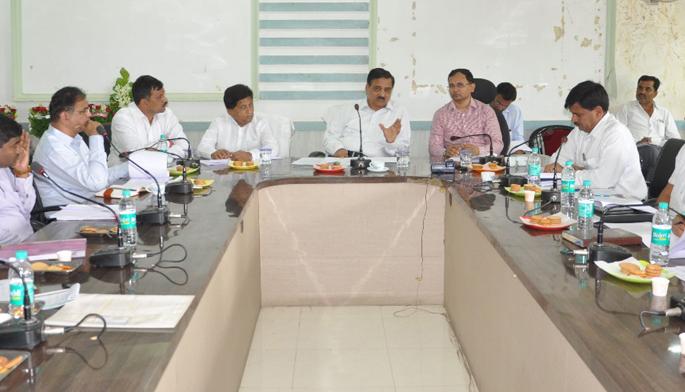 Diwakar Raote warns banks regarding crop loans | बँकांनी कर्ज न वाटल्यास ठेवींचा पुनर्विचार करू