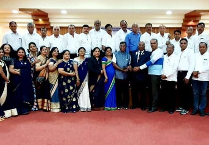 Lions' social work is inspirational | ‘लायन्सचे’ समाजकार्य दीपस्तंभासारखे