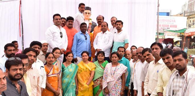 The beautification of Savarkar Memorial area in Jalna | जालन्यातील सावरकर स्मारक परिसराचे सुशोभीकरण करणार The beautification of Savarkar Memorial area in Jalna | जालन्यातील सावरकर स्मारक परिसराचे सुशोभीकरण करणार