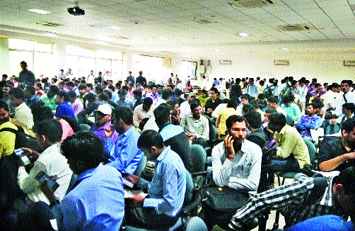 Employment opportunities available through Job Fare Nashik Engineering Cluster Initiative: More than 1500 interviews conducted by the candidates | जॉब फेअरच्या माध्यमातून रोजगाराची संधी उपलब्ध नाशिक इंजिनिअरिंग क्लस्टरचा पुढाकार : १५०० हून अधिक उमेदवारांनी दिल्या मुलाखती Employment opportunities available through Job Fare Nashik Engineering Cluster Initiative: More than 1500 interviews conducted by the candidates | जॉब फेअरच्या माध्यमातून रोजगाराची संधी उपलब्ध नाशिक इंजिनिअरिंग क्लस्टरचा पुढाकार : १५०० हून अधिक उमेदवारांनी दिल्या मुलाखती