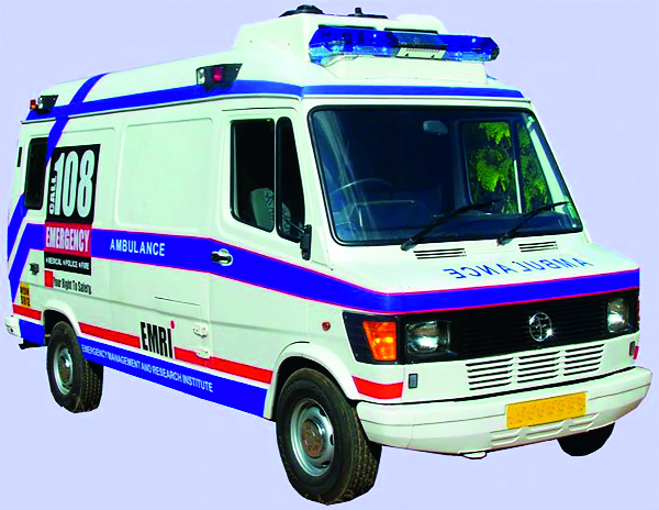 Patients grew; Ambulance scarcity! | रुग्ण वाढले; मात्र रुग्णवाहिकांचा तुटवडा ! Patients grew; Ambulance scarcity! | रुग्ण वाढले; मात्र रुग्णवाहिकांचा तुटवडा !