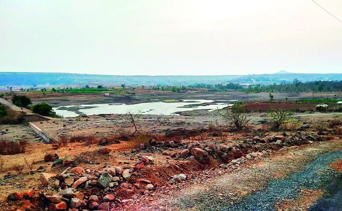 Abundant water, still dry! | मुबलक पाणी, तरीही कोरड! Abundant water, still dry! | मुबलक पाणी, तरीही कोरड!