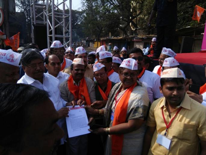 Kolhapur: Let's discuss with the Chief Ministers about the demands of Lingayat community: Chandrakant Dada Patil | कोल्हापूर : लिंगायत समाजाच्या मागण्यांबाबत मुख्यमंत्र्यांसमवेत चर्चा करू : चंद्रकांतदादा पाटील Kolhapur: Let's discuss with the Chief Ministers about the demands of Lingayat community: Chandrakant Dada Patil | कोल्हापूर : लिंगायत समाजाच्या मागण्यांबाबत मुख्यमंत्र्यांसमवेत चर्चा करू : चंद्रकांतदादा पाटील