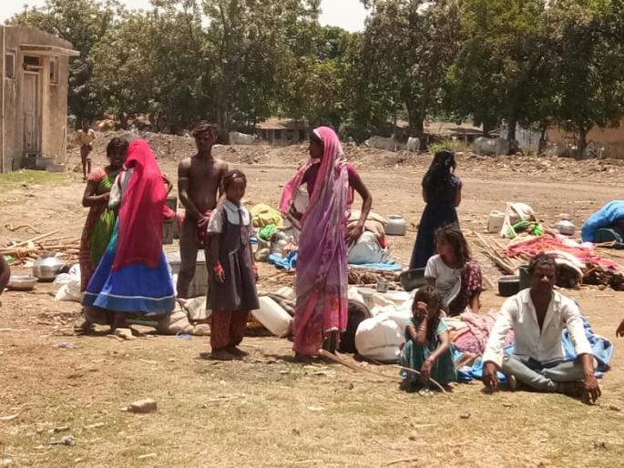  87 Malegaon workers stranded in Gujarat | मालेगावचे ८७ कामगार अडकले गुजरात राज्यात