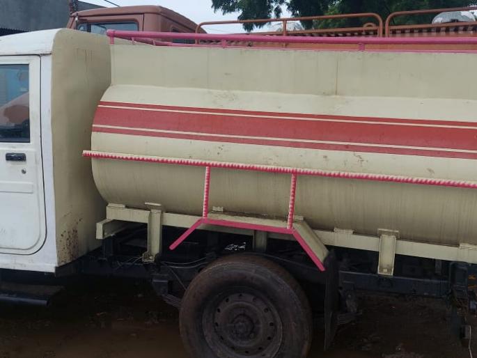 Malegaon corporator's biodiesel-like substance den demolished | मालेगावी नगरसेवकाचा बायोडिझेलसदृश्य द्रव्याचा अड्डा उध्वस्त Malegaon corporator's biodiesel-like substance den demolished | मालेगावी नगरसेवकाचा बायोडिझेलसदृश्य द्रव्याचा अड्डा उध्वस्त