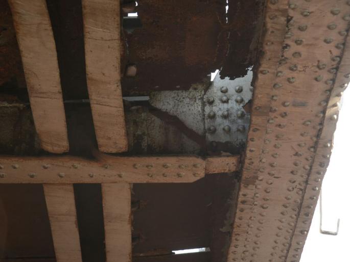 Repairing of the railway bridge on the Nagpur-Itarsi road will be started on a war footing | नागपूर-इटारसी मार्गावरील रेल्वे पुलाच्या दुरुस्तीचे काम युद्धपातळीवर सुरू Repairing of the railway bridge on the Nagpur-Itarsi road will be started on a war footing | नागपूर-इटारसी मार्गावरील रेल्वे पुलाच्या दुरुस्तीचे काम युद्धपातळीवर सुरू