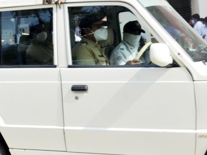 Big news; Action against the drivers of Superintendent of Police, Assistant Commissioner of Police | मोठी बातमी; पोलीस अधीक्षक, सहायक पोलीस आयुक्तांच्या चालकांवर कारवाई Big news; Action against the drivers of Superintendent of Police, Assistant Commissioner of Police | मोठी बातमी; पोलीस अधीक्षक, सहायक पोलीस आयुक्तांच्या चालकांवर कारवाई
