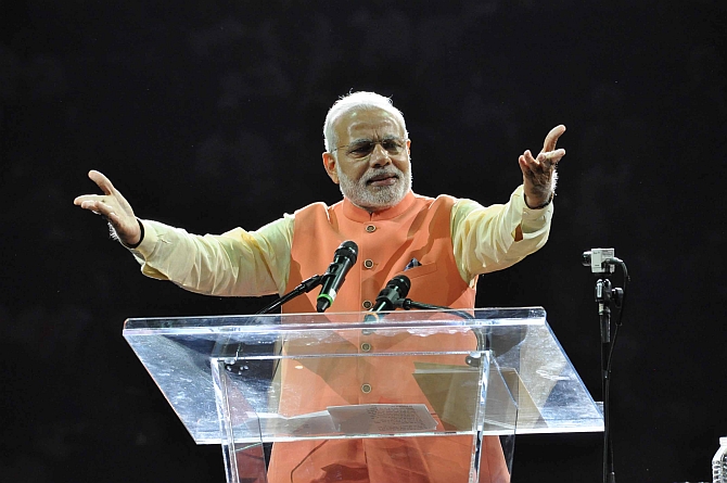 Pakistan trying to overthrow 'Howdy Modi' program | पाकिस्तान 'हाऊडी मोदी' कार्यक्रम उधळण्याच्या प्रयत्नात Pakistan trying to overthrow 'Howdy Modi' program | पाकिस्तान 'हाऊडी मोदी' कार्यक्रम उधळण्याच्या प्रयत्नात