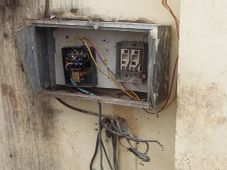 The death of the ashram school, death of an angry mob, Taloda repatriation and tehsildars | आश्रमशाळेतील विद्याथ्र्याचा मृत्यू, संतप्त जमावाची तळोदा प्रांताधिंकारी व तहसीलदारांना मारहाण