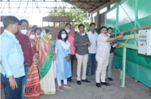 Inauguration of solid waste composting plant | घनकचऱ्यातून खत निर्मिती करणाऱ्या यंत्राचे उद्घाटन Inauguration of solid waste composting plant | घनकचऱ्यातून खत निर्मिती करणाऱ्या यंत्राचे उद्घाटन