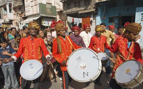 Expect permission from band players soon | बॅण्ड वादकांना लवकरच परवानगीची अपेक्षा Expect permission from band players soon | बॅण्ड वादकांना लवकरच परवानगीची अपेक्षा