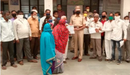 Rajvihir Gram Panchayat's decision not to play band | राजविहीर ग्रामपंचायतीचा दारूबंदी व बॅण्ड न वाजविण्याचा निर्णय Rajvihir Gram Panchayat's decision not to play band | राजविहीर ग्रामपंचायतीचा दारूबंदी व बॅण्ड न वाजविण्याचा निर्णय