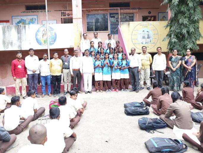 Kolkata competed in the Kho Kho competition. K The Tiger Vidya Bhavan team invincible | तालुकास्तरीय खो खो स्पर्धेत के. के. वाघ विद्याभवन संघ अजिंक्य
