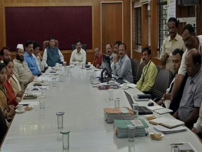 Municipal bus service | महापालिकेच्या बस सेवेवरून विरोधकांचा सभात्याग Municipal bus service | महापालिकेच्या बस सेवेवरून विरोधकांचा सभात्याग