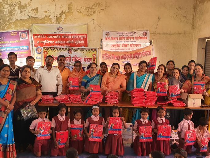 Maheshwari Mahila Mandal warmth for the girls | ओझर माहेश्वरी महिला मंडळातर्फे चिमुकल्यांना मायेची उब Maheshwari Mahila Mandal warmth for the girls | ओझर माहेश्वरी महिला मंडळातर्फे चिमुकल्यांना मायेची उब