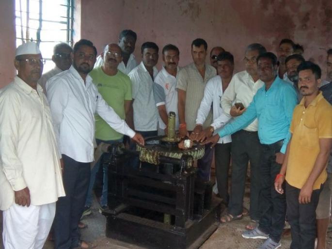 The last drop of water from the Amravati dam in Dhule district | धुळे जिल्ह्यातील अमरावती धरणातून अखेरसोडले पाणी  The last drop of water from the Amravati dam in Dhule district | धुळे जिल्ह्यातील अमरावती धरणातून अखेरसोडले पाणी