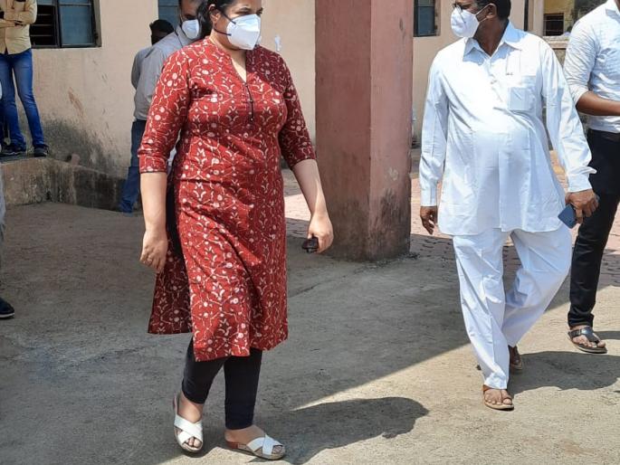 Corona status review by CEO | मुख्य कार्यकारी अधिकाऱ्यांकडून कोरोना स्थितीचा आढावा Corona status review by CEO | मुख्य कार्यकारी अधिकाऱ्यांकडून कोरोना स्थितीचा आढावा