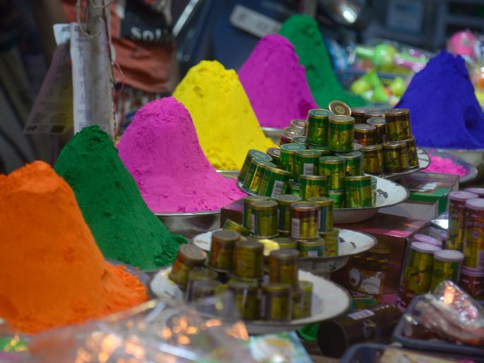 Two-and-a-half million colors of Guldand in Nagpur | नागपुरात धुलिवंदनात रंग व गुलालाची दोन कोटींची उलाढाल