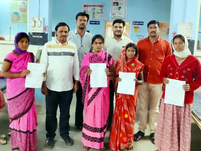 Parbhani: Online Birth Certificate in Health Organization | परभणी : आरोग्य संस्थेत आॅनलाईन जन्म प्रमाणपत्र Parbhani: Online Birth Certificate in Health Organization | परभणी : आरोग्य संस्थेत आॅनलाईन जन्म प्रमाणपत्र