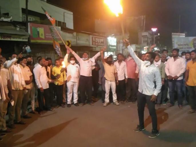 The arrest of MLA Mangesh Chavan has repercussions in Chalisgaon | आमदार मंगेश चव्हाण यांच्या अटकेचे चाळीसगावात पडसाद The arrest of MLA Mangesh Chavan has repercussions in Chalisgaon | आमदार मंगेश चव्हाण यांच्या अटकेचे चाळीसगावात पडसाद