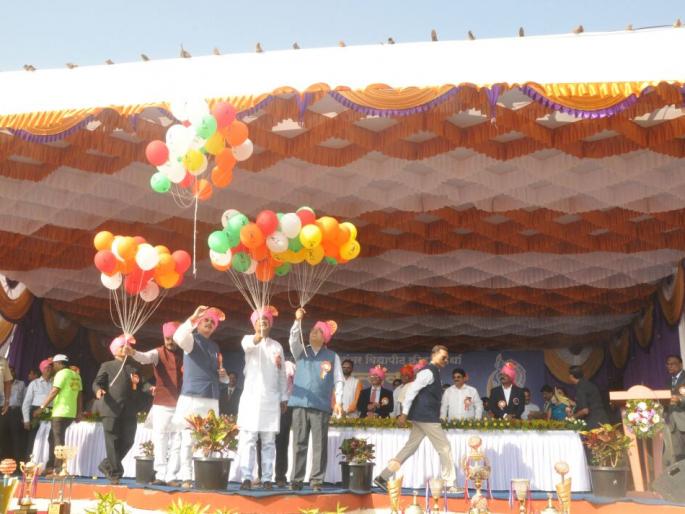 Agriculture University's research reached international level: Deepak Kesarkar | कृषी विद्यापीठाचे संशोधन आंतरराष्ट्रीय पातळीवर पोहचले : दीपक केसरकर  Agriculture University's research reached international level: Deepak Kesarkar | कृषी विद्यापीठाचे संशोधन आंतरराष्ट्रीय पातळीवर पोहचले : दीपक केसरकर