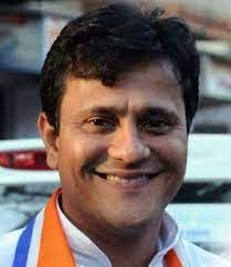 Walling rivers is a new way to eat money! | नद्यांना भींत म्हणजे पैेसे खाण्याचा नवा मार्ग!