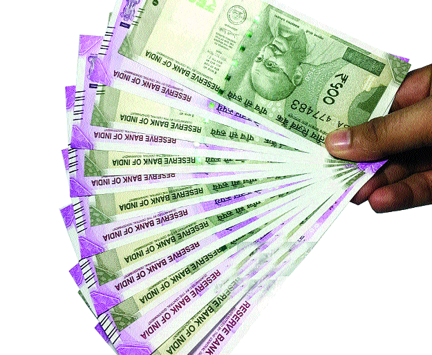 Under the hollow of 'Khaki' | ‘खाकी’च्या नाकाखाली बेधडक सावकारी