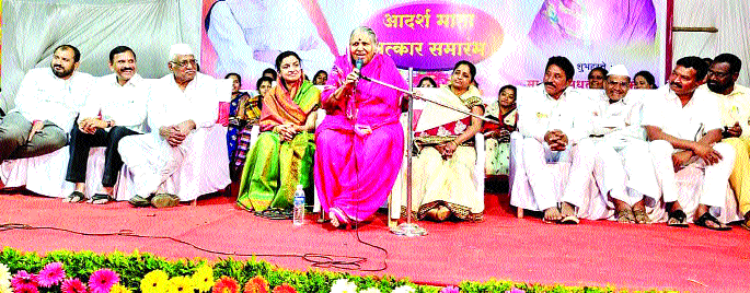 On the song, eat ration! | गाणे पे खाना.. भाषण पे राशन मिलता है! On the song, eat ration! | गाणे पे खाना.. भाषण पे राशन मिलता है!