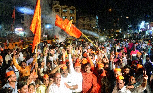 After the reign of power, the devastation in hell | सत्तास्थापनेनंतर नाशकात जल्लोष After the reign of power, the devastation in hell | सत्तास्थापनेनंतर नाशकात जल्लोष