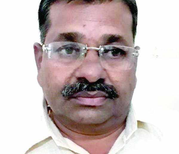 Inside the shrine, Talathi caught a bribe, caught in a tinkle: took five thousand rupees | शिराळ्याचा तलाठी लाच घेताना जाळ्यात, रंगेहात पकडले : पाच हजार रुपये घेतले Inside the shrine, Talathi caught a bribe, caught in a tinkle: took five thousand rupees | शिराळ्याचा तलाठी लाच घेताना जाळ्यात, रंगेहात पकडले : पाच हजार रुपये घेतले