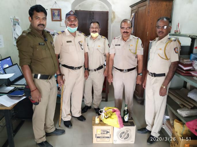 Illegal liquor seized in Dindori taluka | दिंडोरी तालुक्यात अवैध मद्यसाठा जप्त Illegal liquor seized in Dindori taluka | दिंडोरी तालुक्यात अवैध मद्यसाठा जप्त