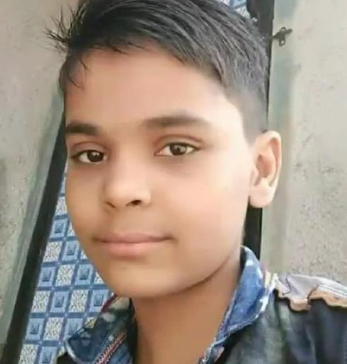 Student suicide in Humberdi | हंबर्डीत विद्यार्थ्यांची आत्महत्या