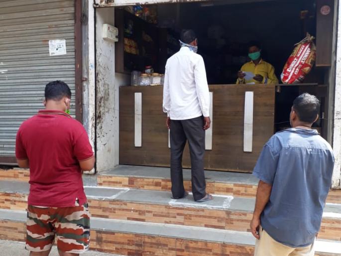 Rural areas showcase self-help in rural areas | ग्रामीण भागात स्वयंशिस्तीचे ग्रामस्थांकडून प्रदर्शन Rural areas showcase self-help in rural areas | ग्रामीण भागात स्वयंशिस्तीचे ग्रामस्थांकडून प्रदर्शन
