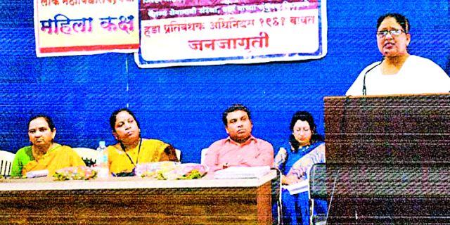 Determine that marriage will not take the boy who is taking the dowry | हुंडा घेणाऱ्या मुलाशी लग्न करणार नाही,असा निश्चय करा Determine that marriage will not take the boy who is taking the dowry | हुंडा घेणाऱ्या मुलाशी लग्न करणार नाही,असा निश्चय करा