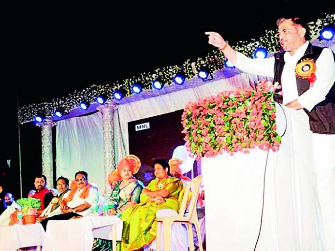Provides space for sports complexes | क्रीडा संकुलाकरिता जागा दिल्यास निधी देणार Provides space for sports complexes | क्रीडा संकुलाकरिता जागा दिल्यास निधी देणार