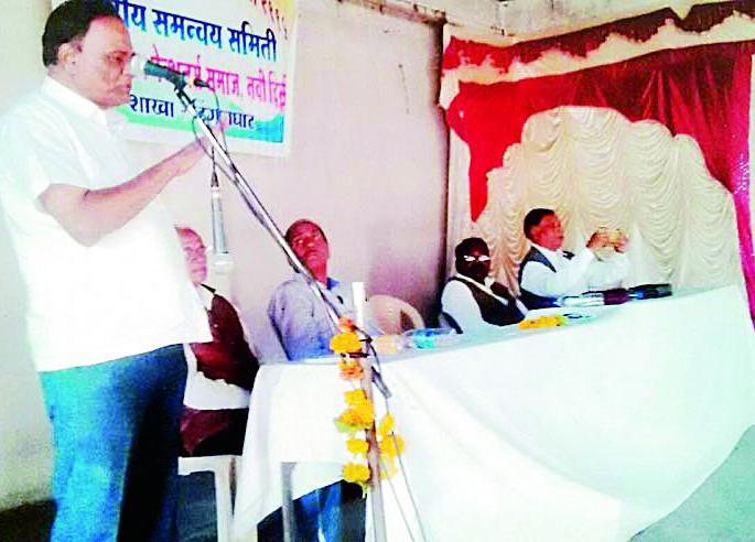 Give us the least amount of pension to live | आम्हाला किमान जगण्याइतपत पेन्शन द्या Give us the least amount of pension to live | आम्हाला किमान जगण्याइतपत पेन्शन द्या