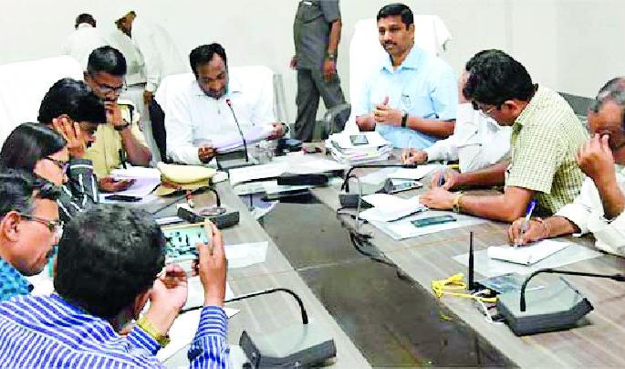 Lok Sabha Election 2019; Public awareness on less polling stations | Lok Sabha Election 2019; कमी मतदान होणाऱ्या केंद्रांवर जनजागृती Lok Sabha Election 2019; Public awareness on less polling stations | Lok Sabha Election 2019; कमी मतदान होणाऱ्या केंद्रांवर जनजागृती