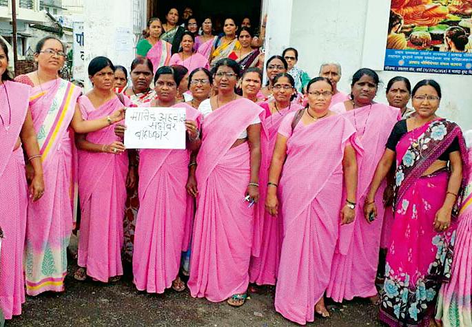 Anganwadi worker aggressive for fair demands | अंगणवाडी सेविका न्याय्य मागण्यांसाठी आक्रमक Anganwadi worker aggressive for fair demands | अंगणवाडी सेविका न्याय्य मागण्यांसाठी आक्रमक