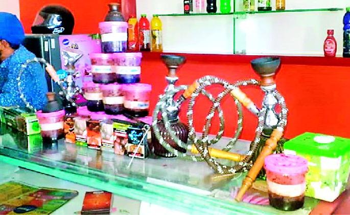 Shiv Sena's hawkah parlor | शिवसेनेची सावंगीच्या हुक्का पार्लरवर धाड